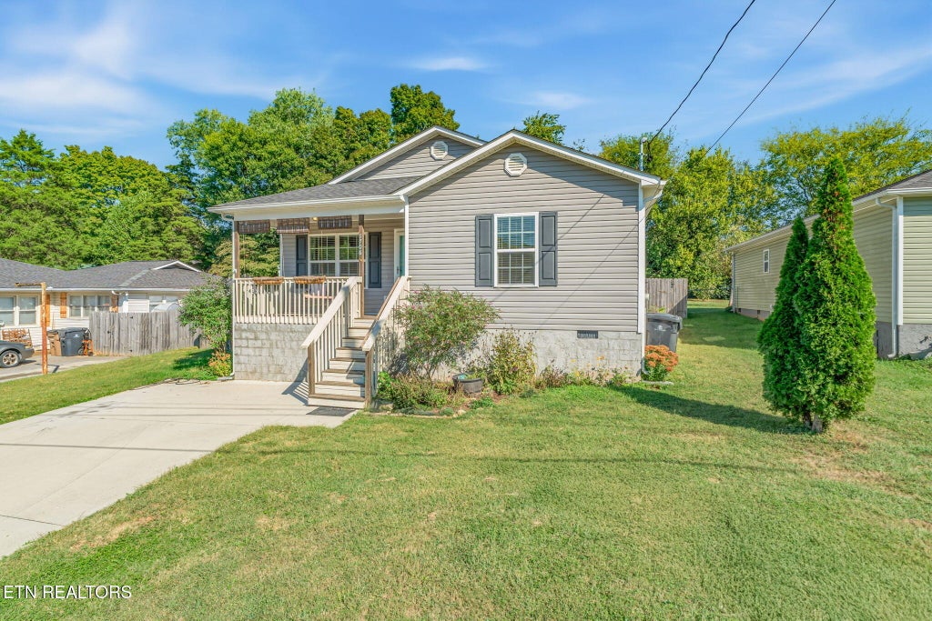 Photo of 1706 Vada Circle, Knoxville, TN 37912 (MLS # 1358494)