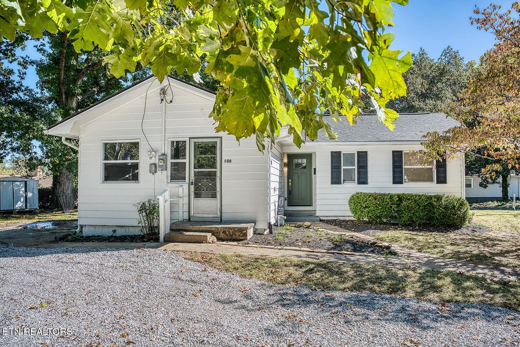 Photo of 100 Everest Circle, Oak Ridge, TN 37830 (MLS # 1318916)