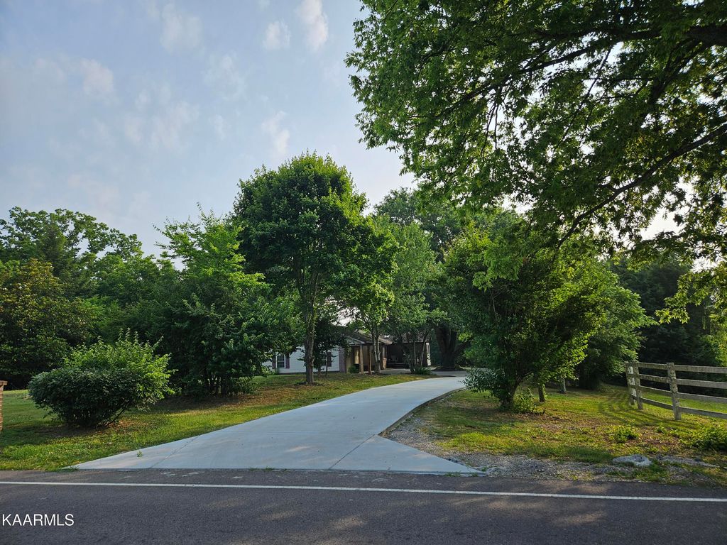 Photo of 1213 Disco Loop Rd, Friendsville, TN 37737 (MLS # 1229292)