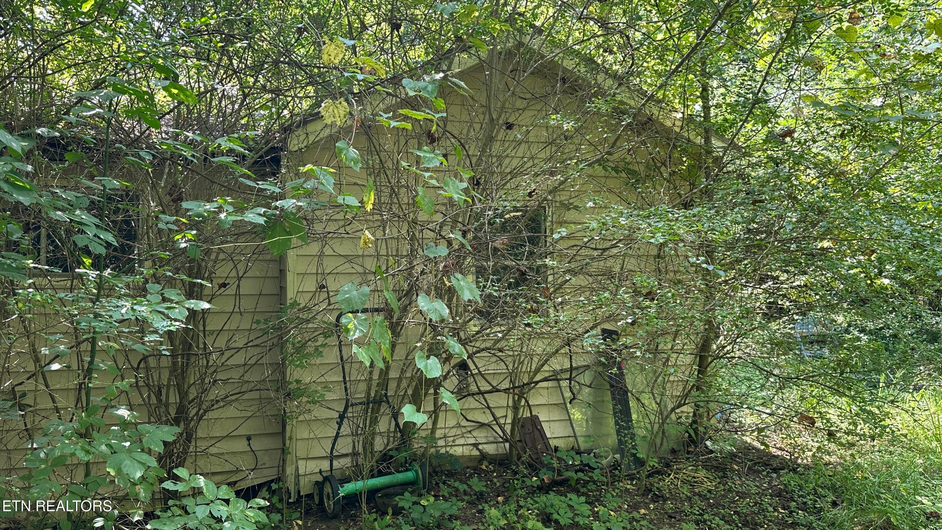 1011 Bazel Rd