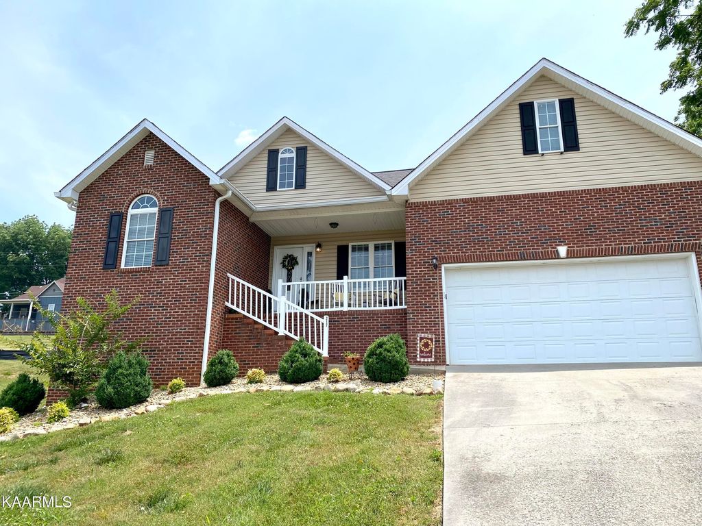 Photo of 217 Loomis Street St, Tellico Plains, TN 37385 (MLS # 1229825)