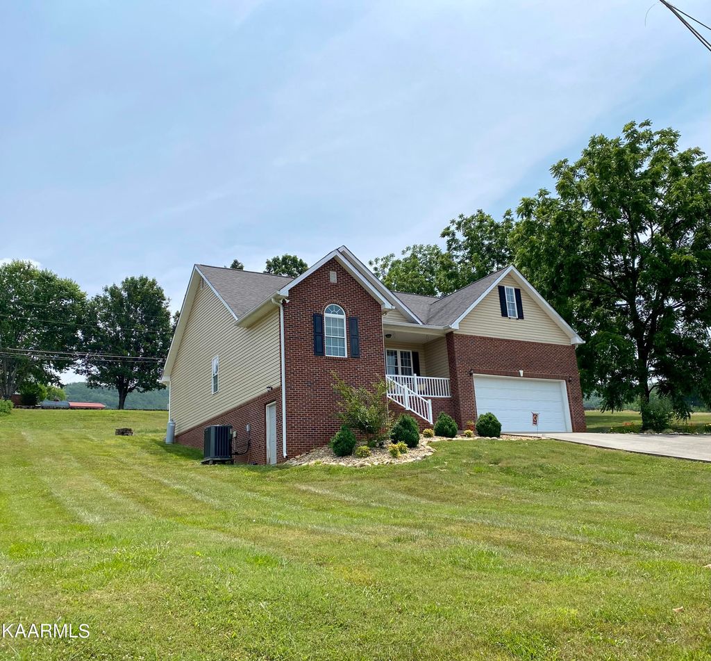 Photo of 217 Loomis Street St, Tellico Plains, TN 37385 (MLS # 1229825)