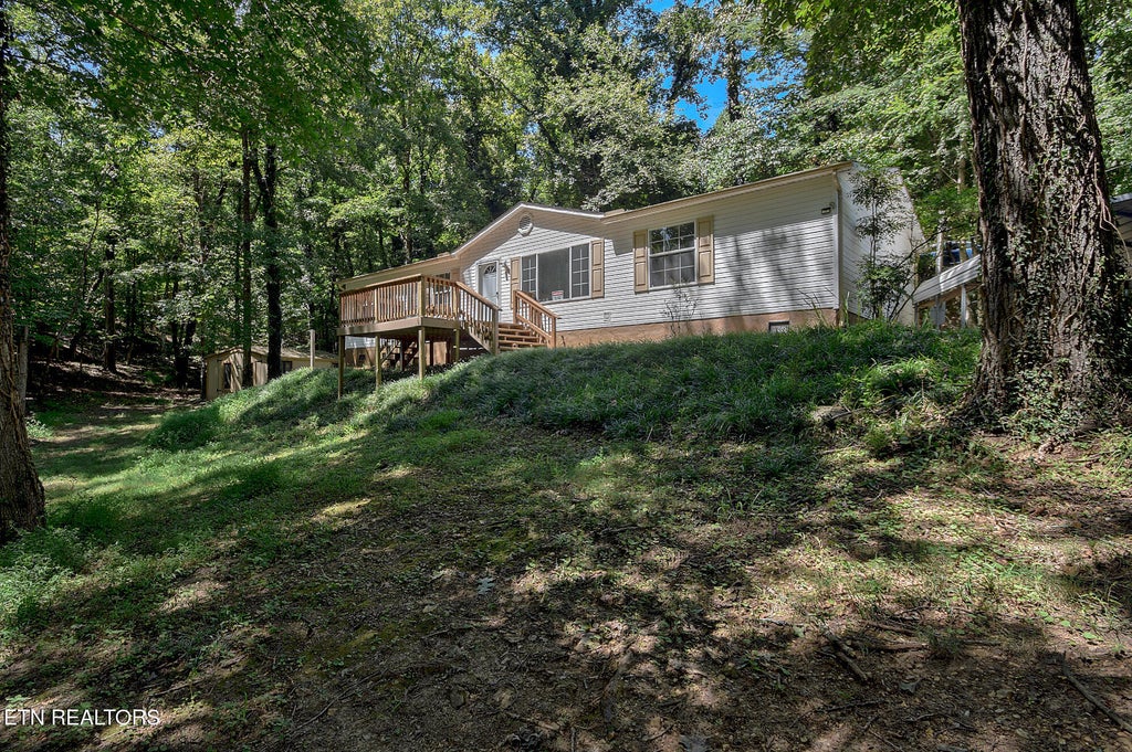 Photo of 351 Lake Forest Drive, Lenoir City, TN 37772 (MLS # 1353187)