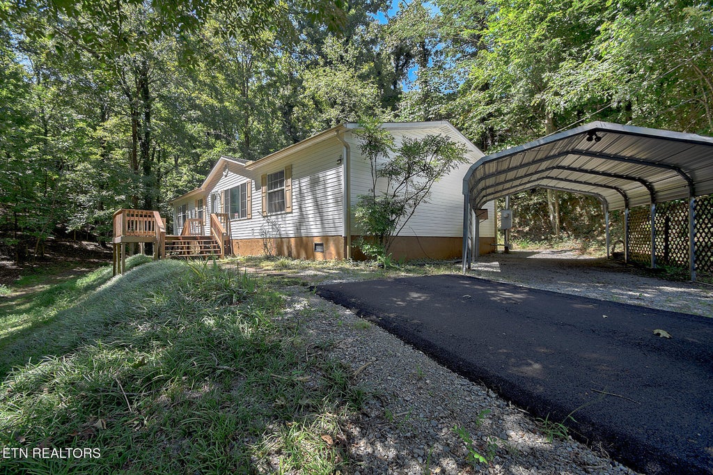 Photo of 351 Lake Forest Drive, Lenoir City, TN 37772 (MLS # 1353187)