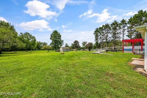 Tiny photo for 220 Autumn Lane, Madisonville, TN 37354 (MLS # 1350163)