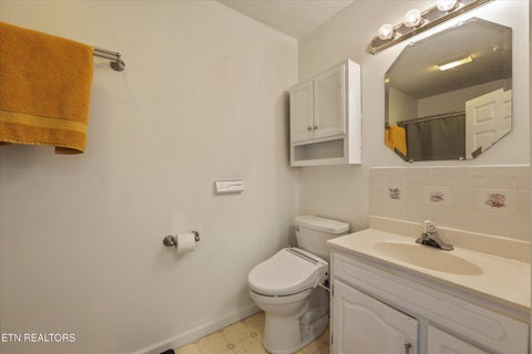 Tiny photo for 220 Autumn Lane, Madisonville, TN 37354 (MLS # 1350163)