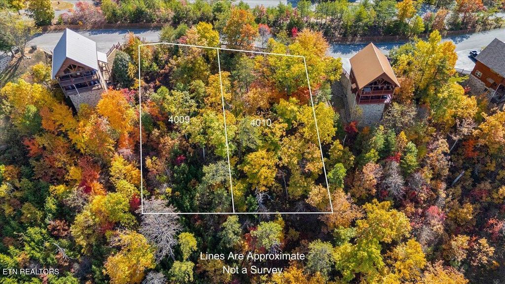 Photo of 40094010 Starr Ridge Drive, Sevierville, TN 37876 (MLS # 1320710)