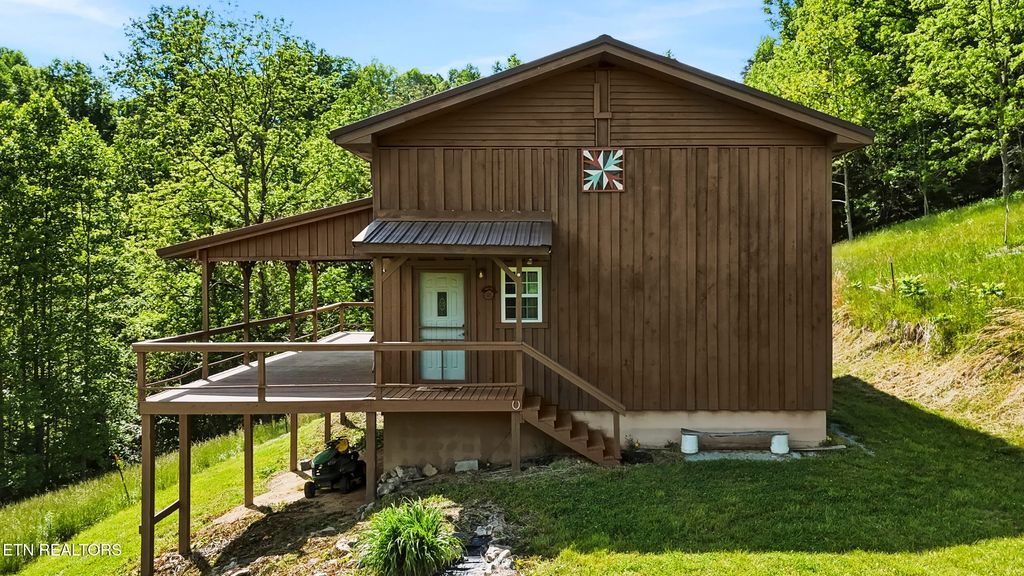 Photo of 3609 Cave Springs Rd, Tazewell, TN 37879 (MLS # 1341030)