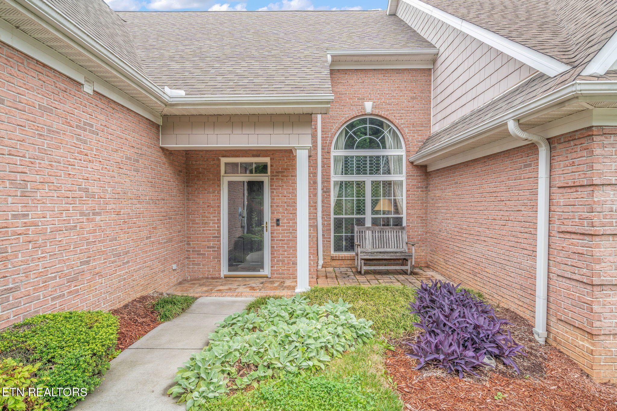 1077 Creekside Village Way