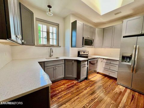 Tiny photo for 3061 Kingston Pike, Knoxville, TN 37919 (MLS # 1338685)