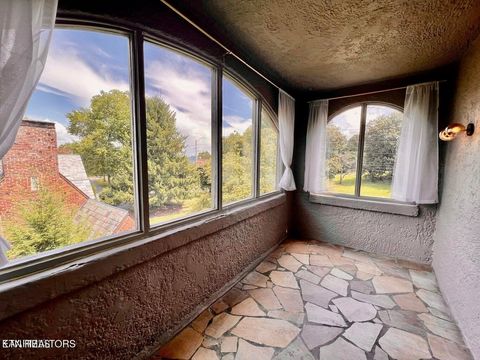 Tiny photo for 3061 Kingston Pike, Knoxville, TN 37919 (MLS # 1338685)