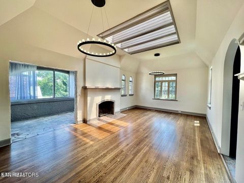 Tiny photo for 3061 Kingston Pike, Knoxville, TN 37919 (MLS # 1338685)