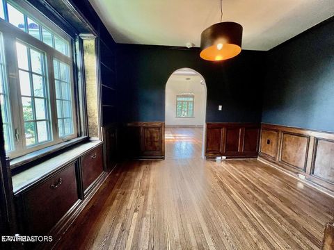 Tiny photo for 3061 Kingston Pike, Knoxville, TN 37919 (MLS # 1338685)