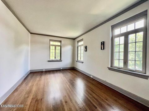 Tiny photo for 3061 Kingston Pike, Knoxville, TN 37919 (MLS # 1338685)