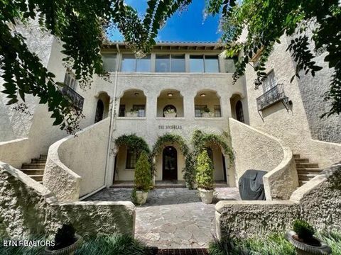 Photo of 3061 Kingston Pike, Knoxville, TN 37919 (MLS # 1338685)