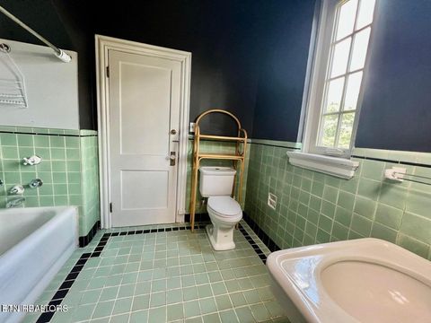 Tiny photo for 3061 Kingston Pike, Knoxville, TN 37919 (MLS # 1338685)