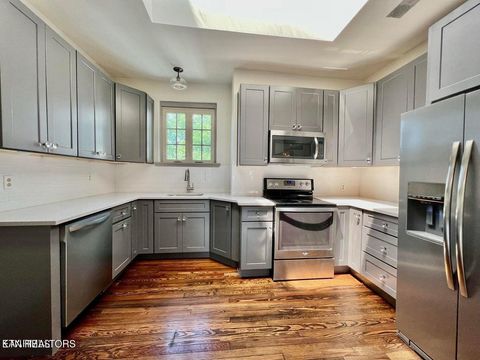 Tiny photo for 3061 Kingston Pike, Knoxville, TN 37919 (MLS # 1338685)