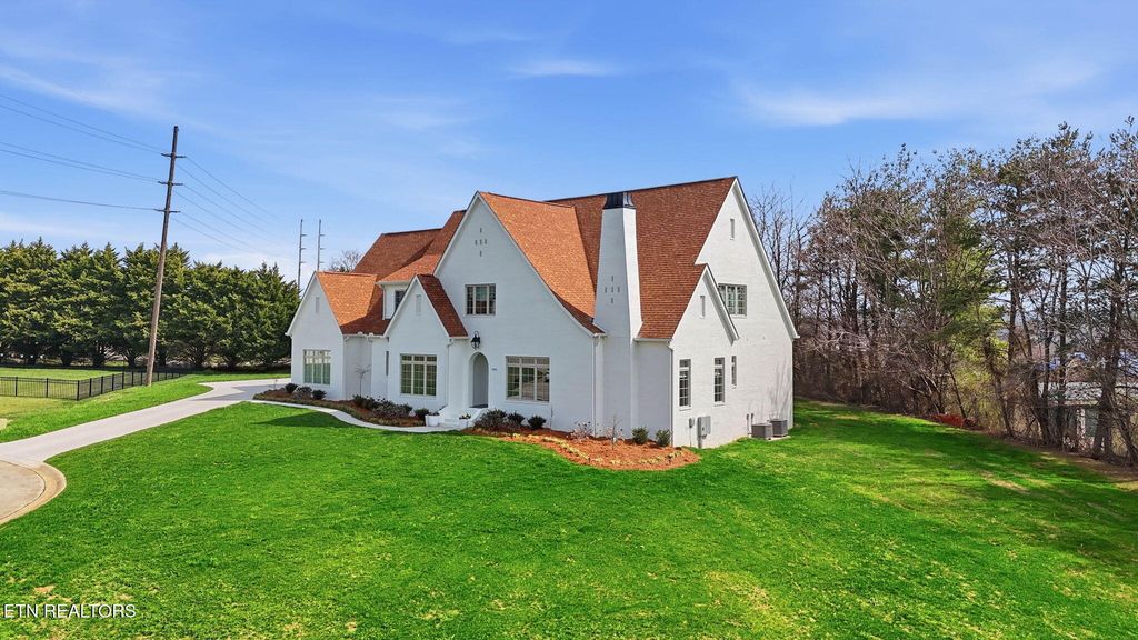 Photo of 406 Lancaster Court, Morristown, TN 37814 (MLS # 1332505)