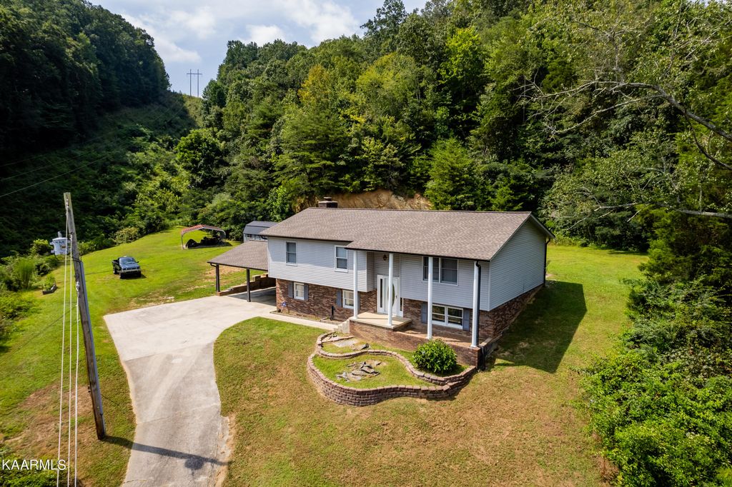 Photo of 806 Old Harriman Hwy, Oliver Springs, TN 37840 (MLS # 1237531)