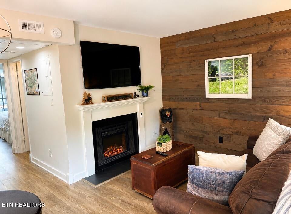 685 River Rd UNIT 303