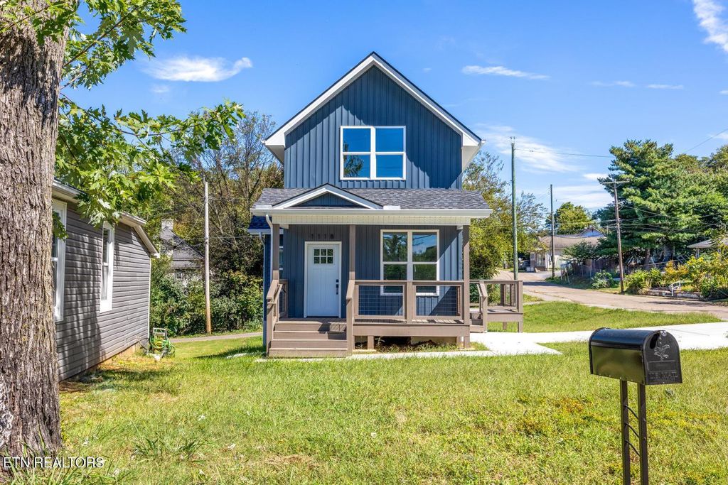 Photo of 1118 Mercer St, Knoxville, TN 37921 (MLS # 1317660)