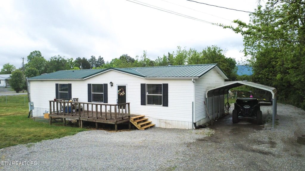 Photo of 115 Queener St, Jacksboro, TN 37757 (MLS # 1338710)
