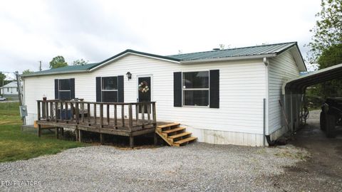 Photo of 115 Queener St, Jacksboro, TN 37757 (MLS # 1338710)