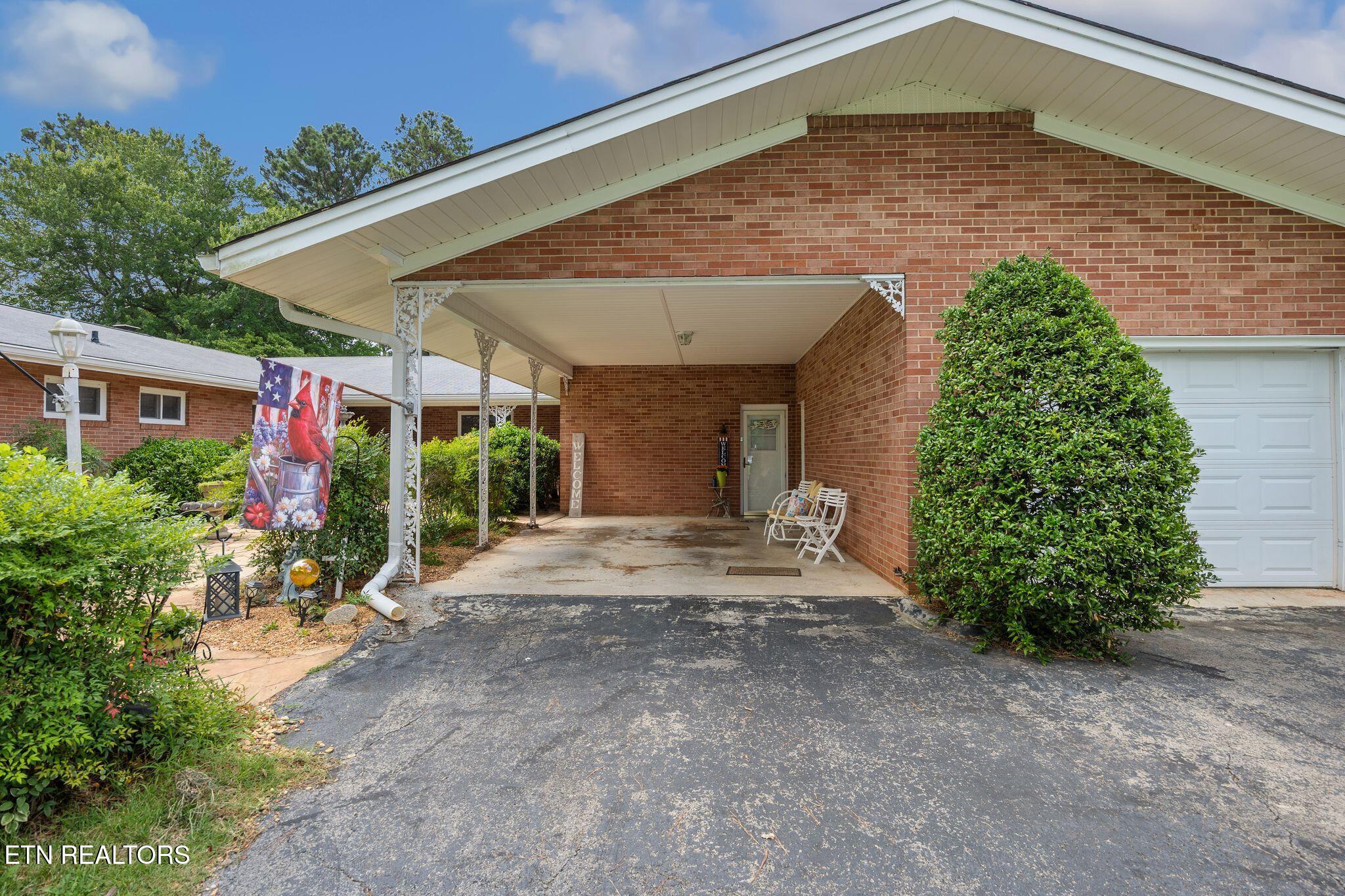 153 Sherwood Ave