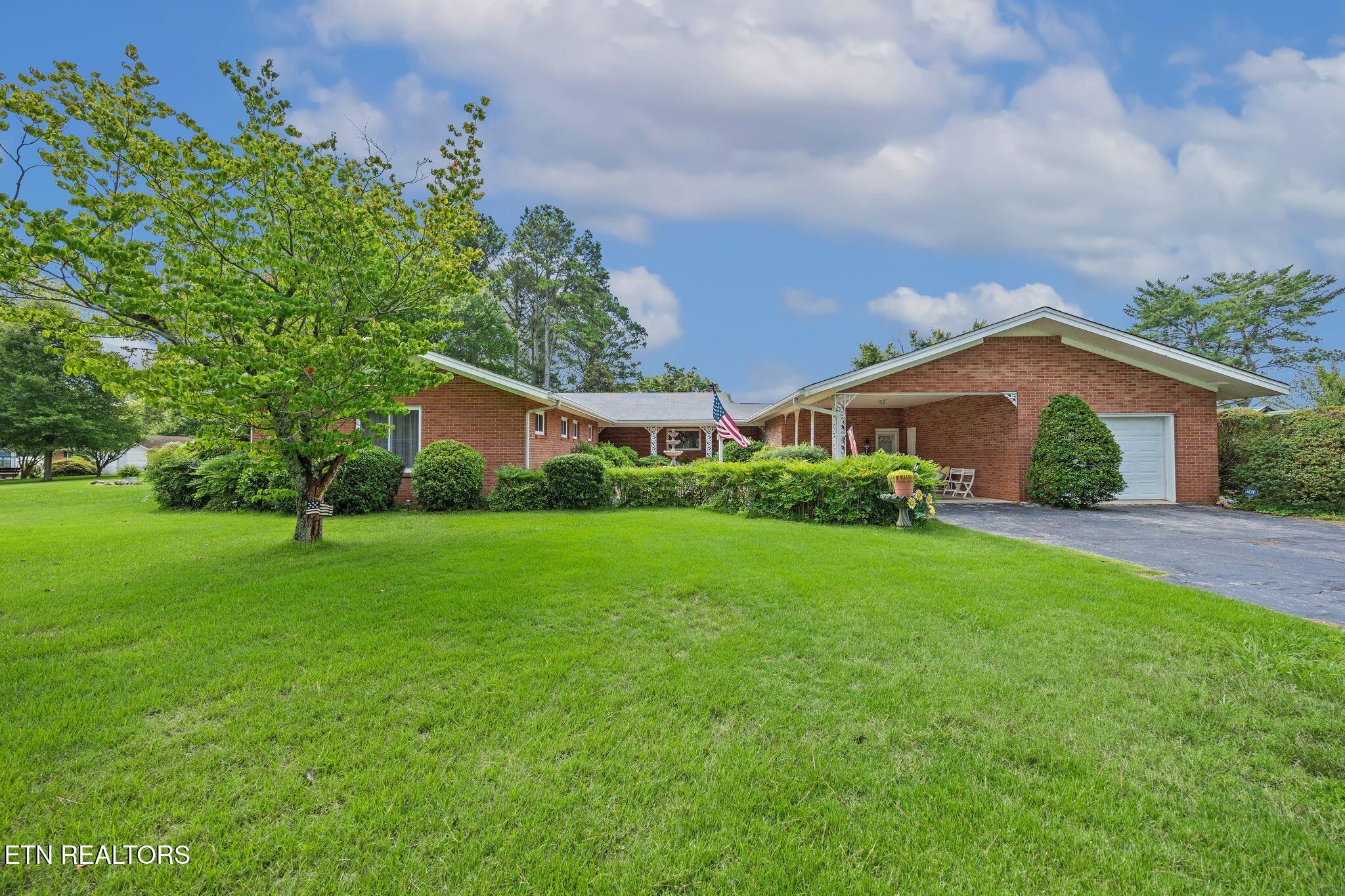153 Sherwood Ave
