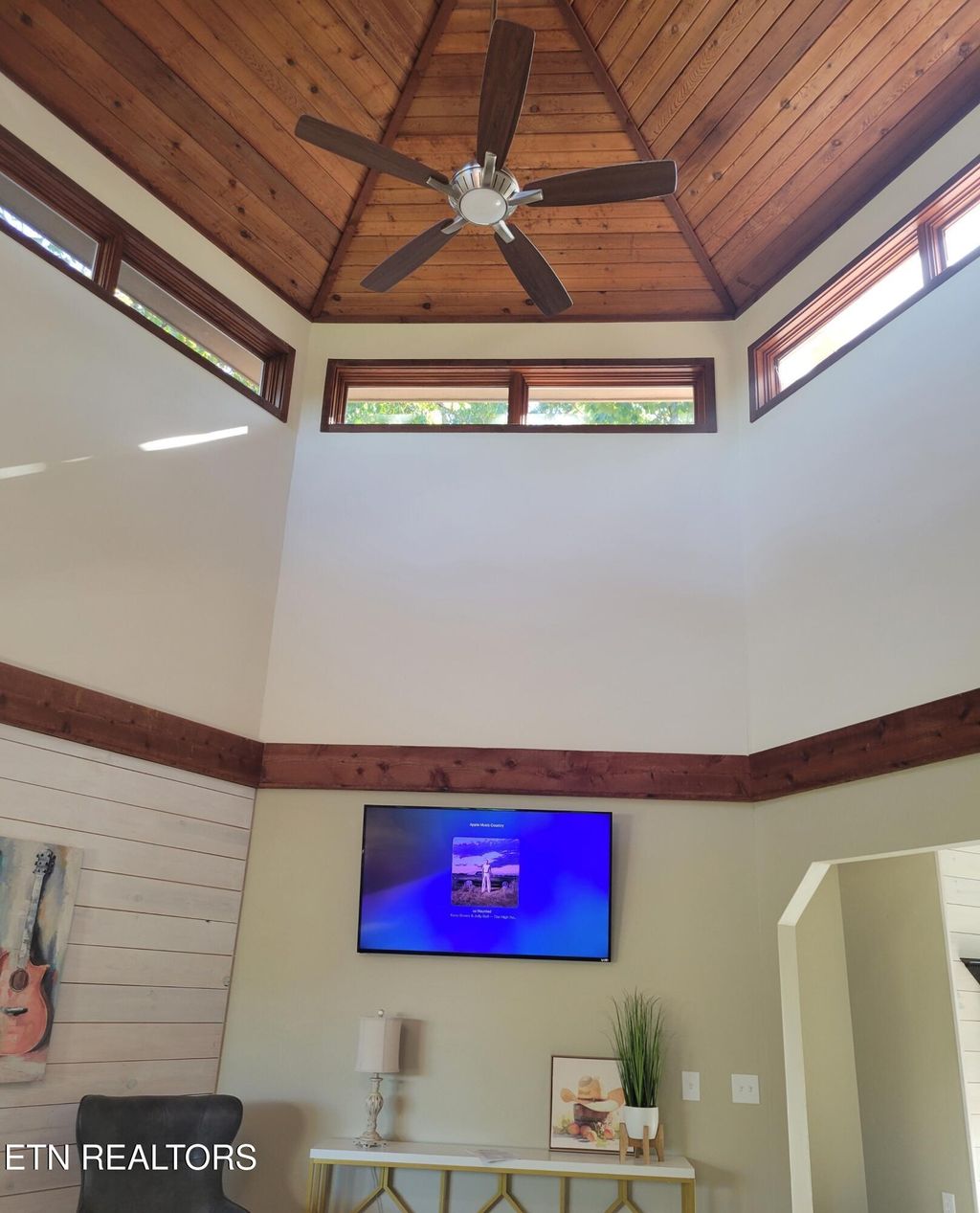 Photo of 166 Baltusrol Rd, Crossville, TN 38558 (MLS # 1324142)