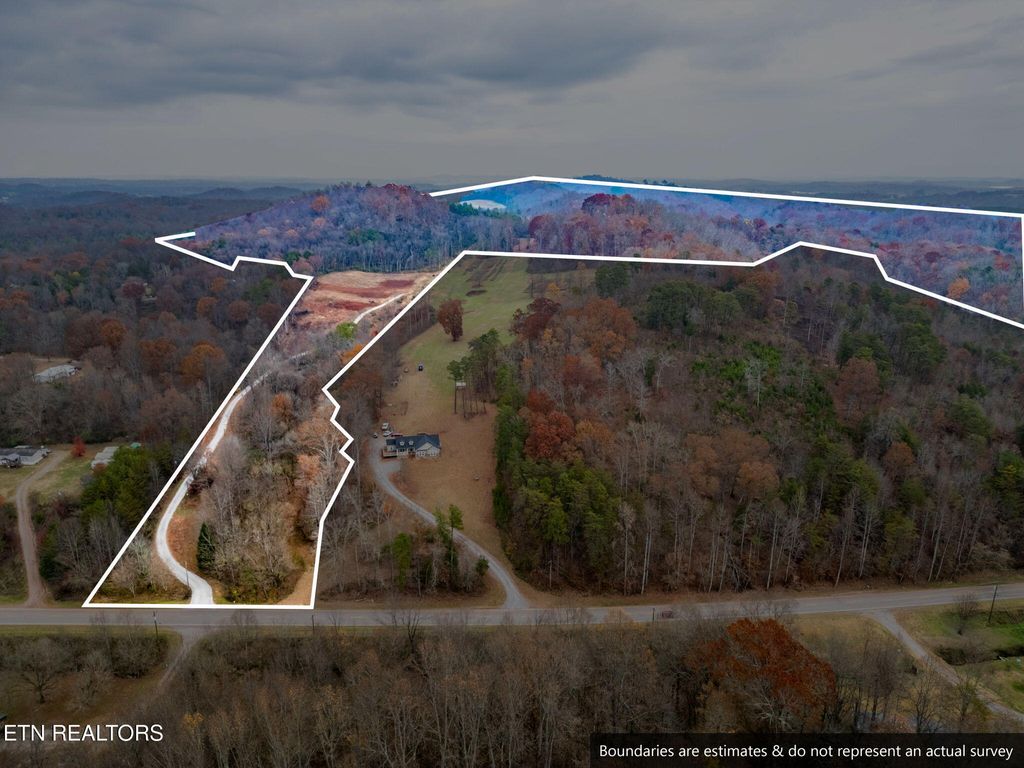 Photo of 4231 Sweetwater Vonore Rd Rd, Sweetwater, TN 37874 (MLS # 1322938)