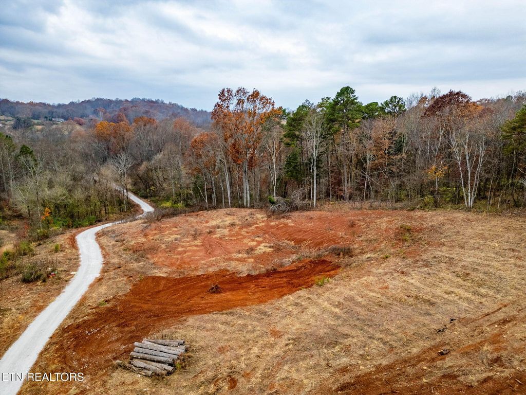 Photo of 4231 Sweetwater Vonore Rd Rd, Sweetwater, TN 37874 (MLS # 1322938)
