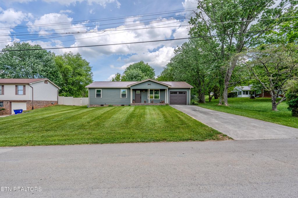 Photo of 225 Virginia Ave, Morristown, TN 37814 (MLS # 1338631)
