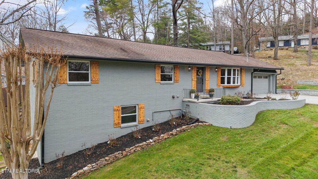 Photo of 5833 Briercliff Rd, Knoxville, TN 37918 (MLS # 1331259)