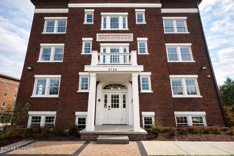 Photo of 2724 E Magnolia Ave #302, Knoxville, TN 37914 (MLS # 1333497)