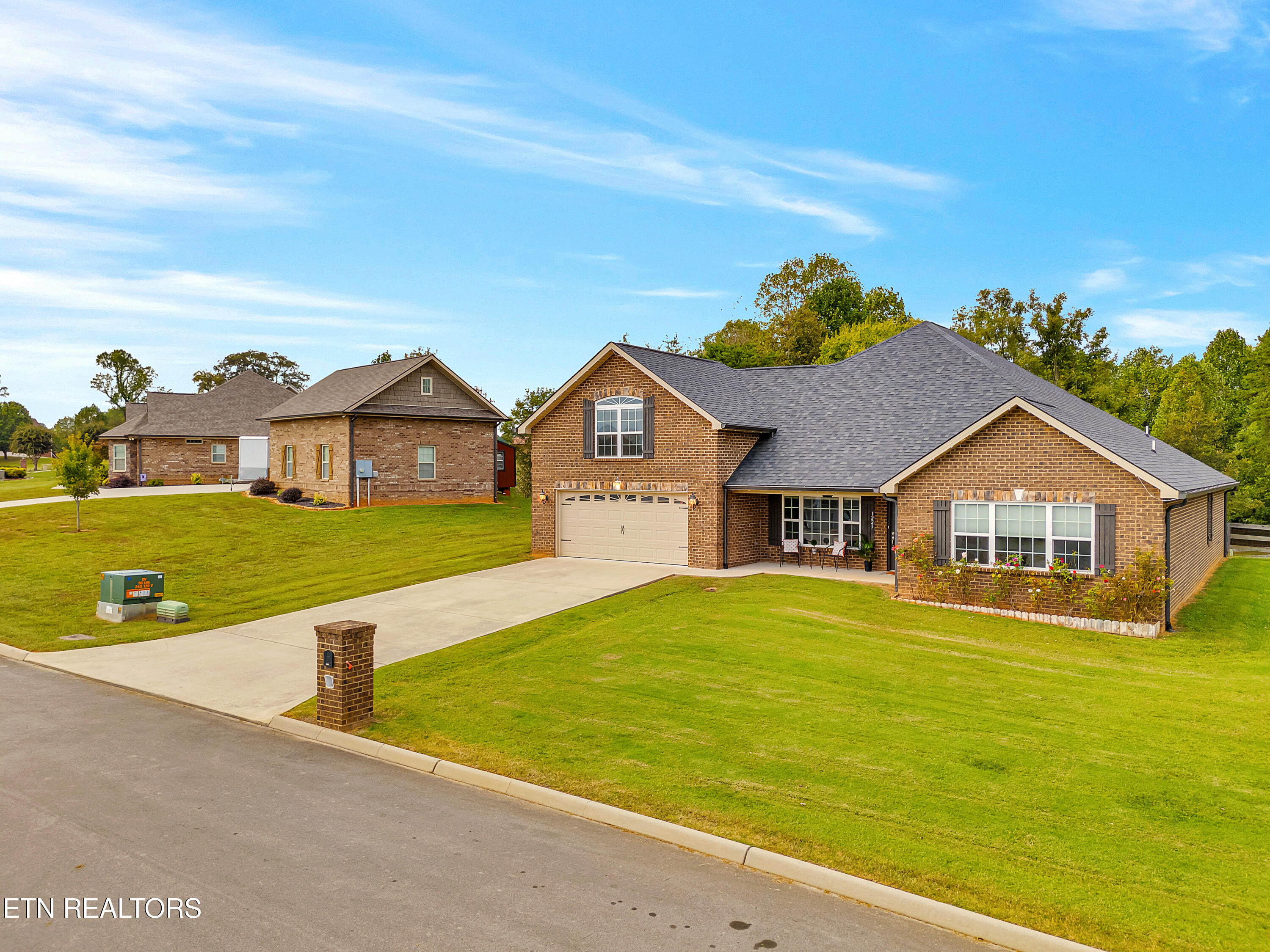 1223 Houston Springs Rd