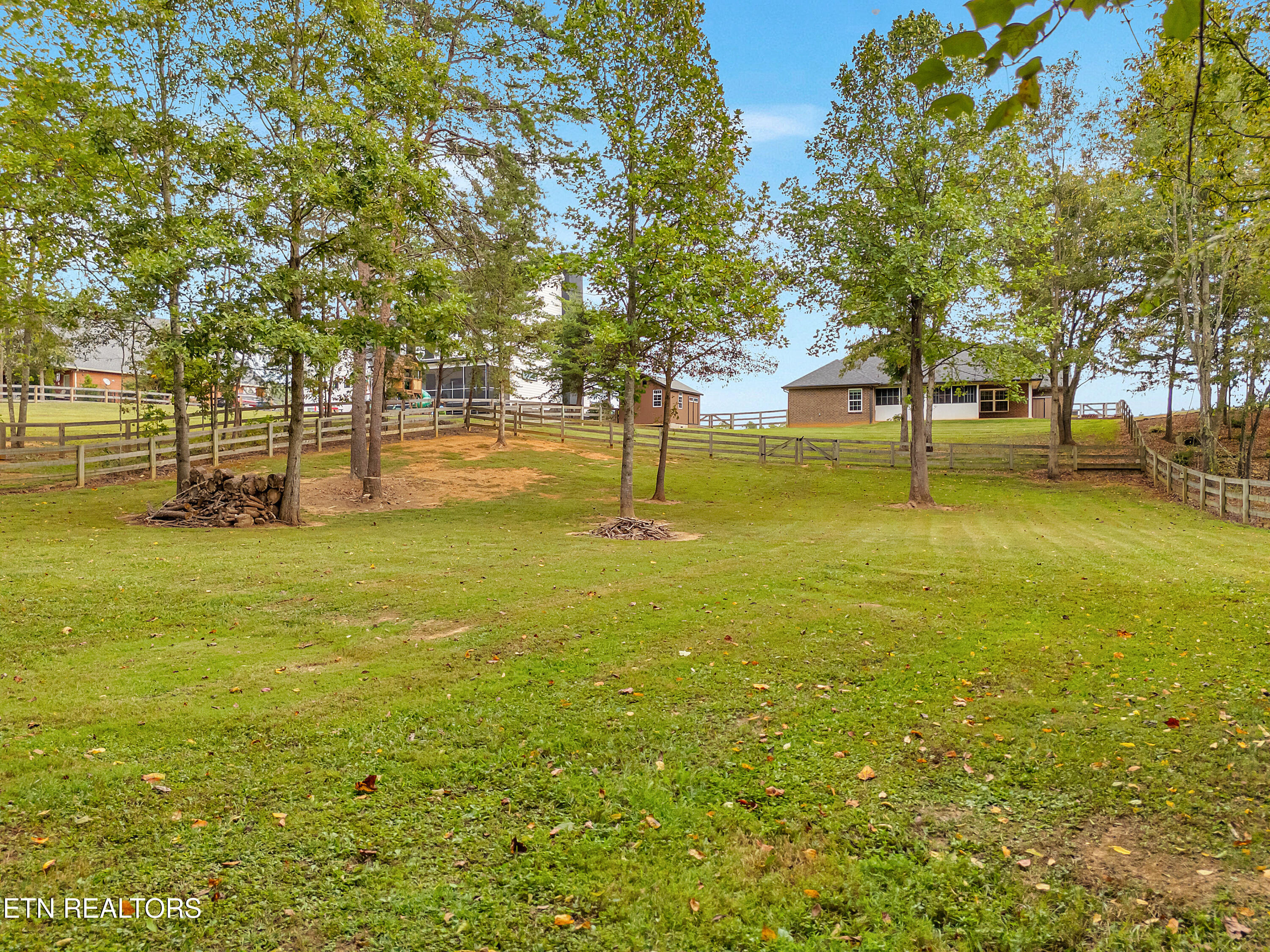 1223 Houston Springs Rd