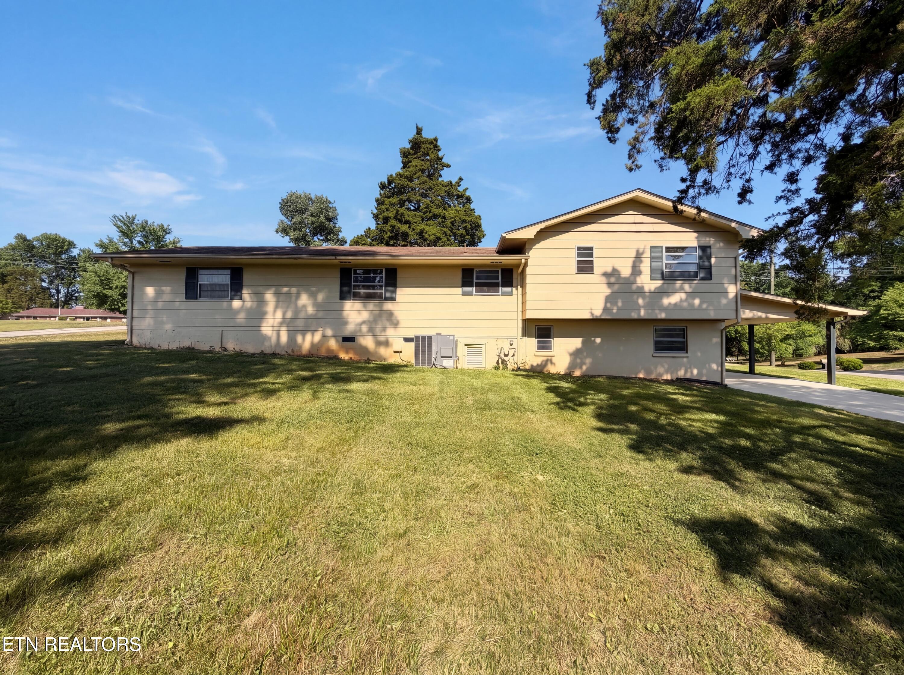 508 Bromley Lane