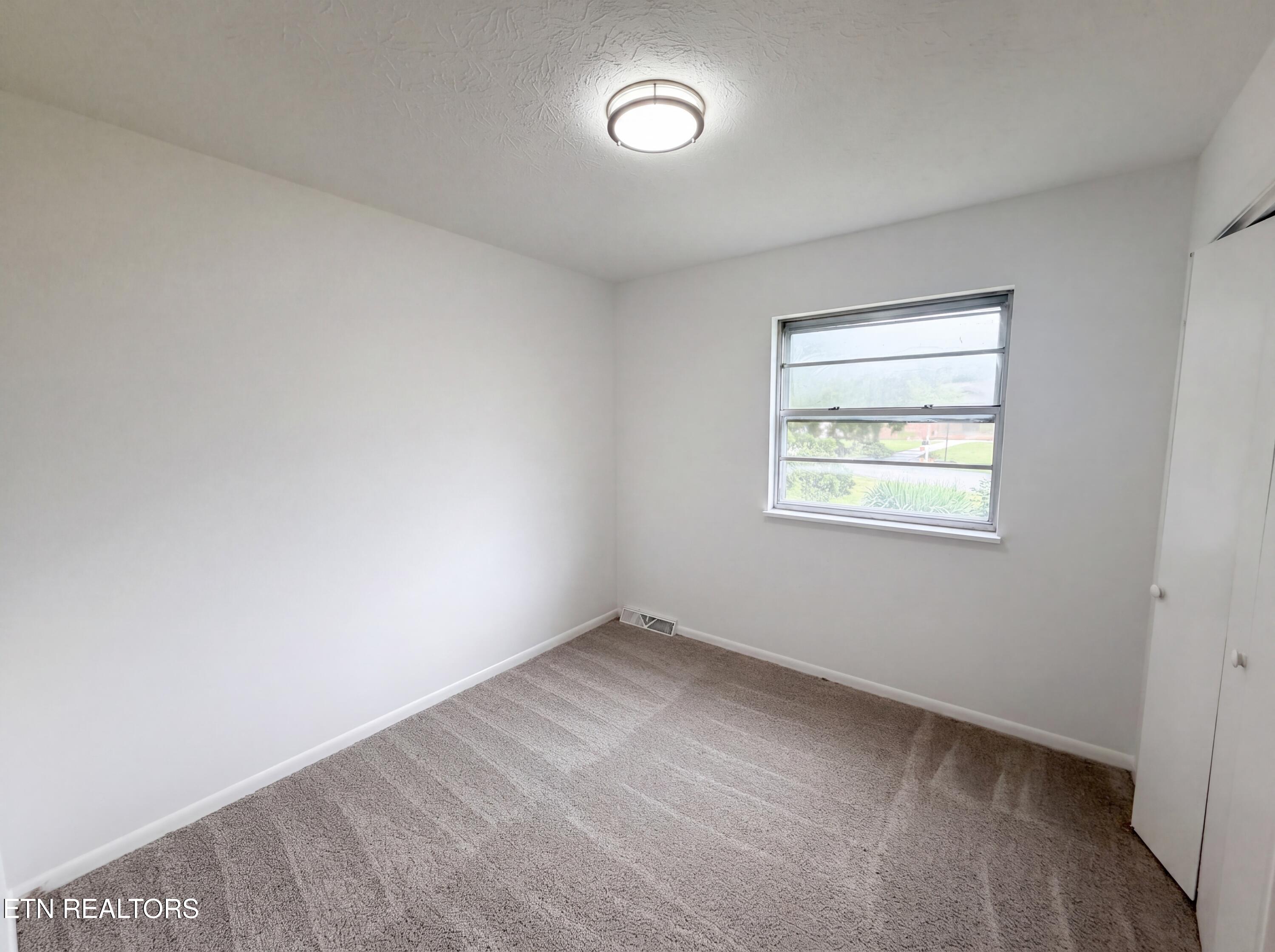 508 Bromley Lane