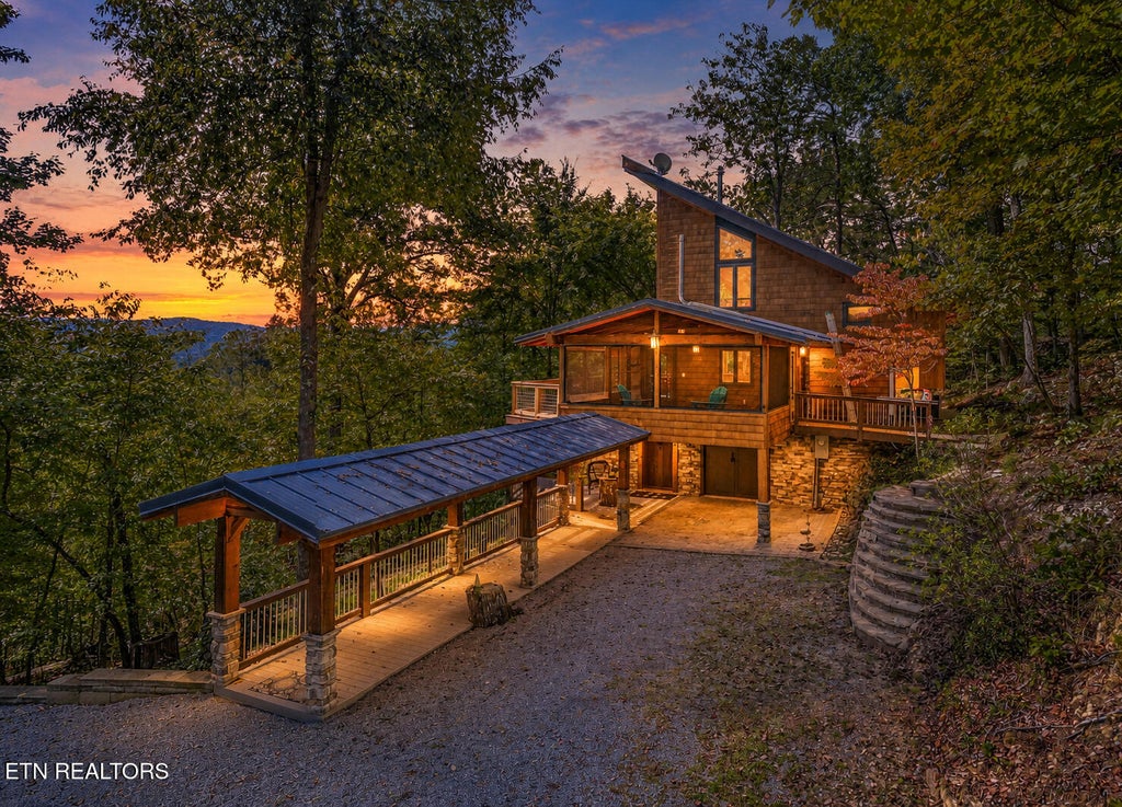 Photo of 3502 Lillie Blvd, Sevierville, TN 37876 (MLS # 1357134)