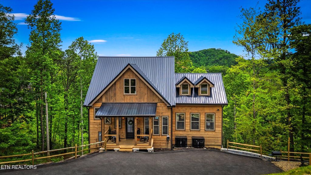 Photo of 2939 Lightning Strike Drive, Sevierville, TN 37862 (MLS # 1338075)