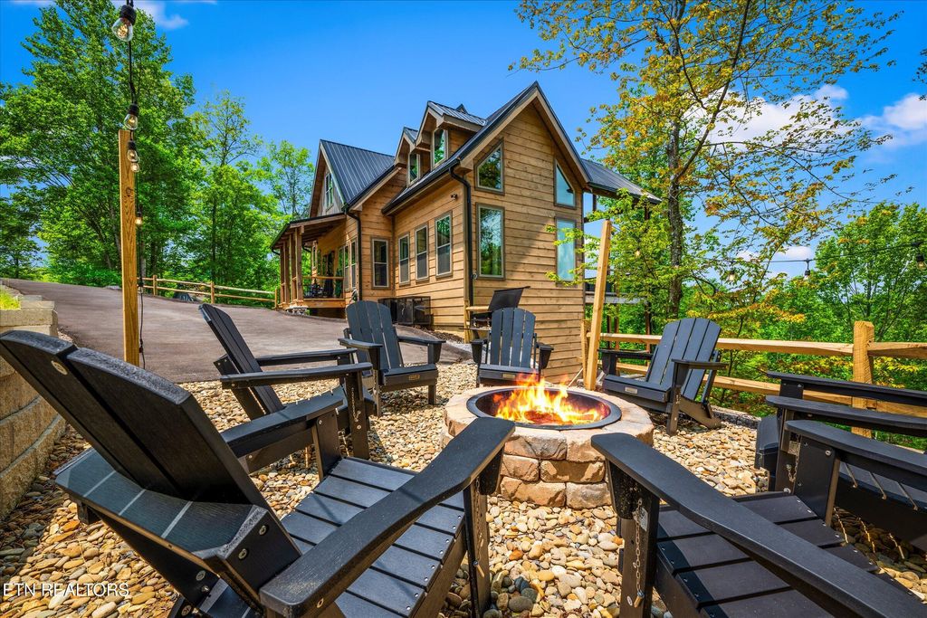 Photo of 2939 Lightning Strike Drive, Sevierville, TN 37862 (MLS # 1338075)