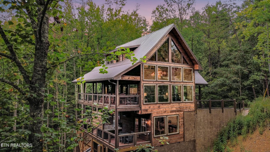 Photo of 2793 Dogwood Loop Drive, Sevierville, TN 37876 (MLS # 1357231)