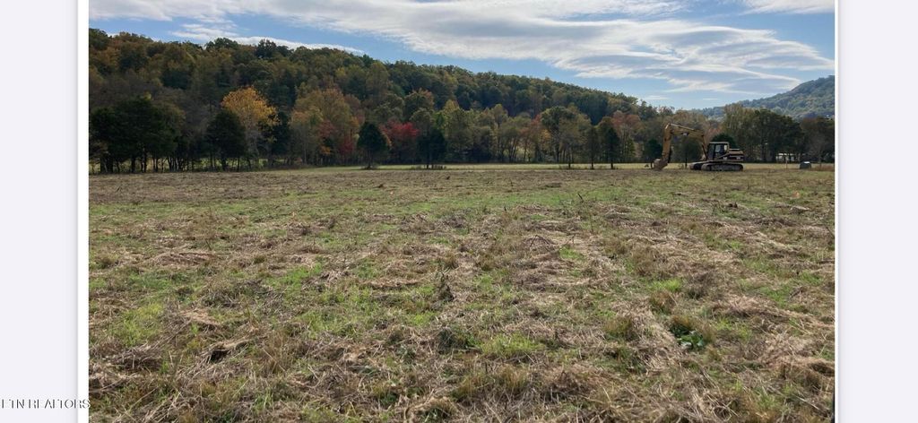 Photo of 127 Tree Top Lane, Tellico Plains, TN 37385 (MLS # 1305585)