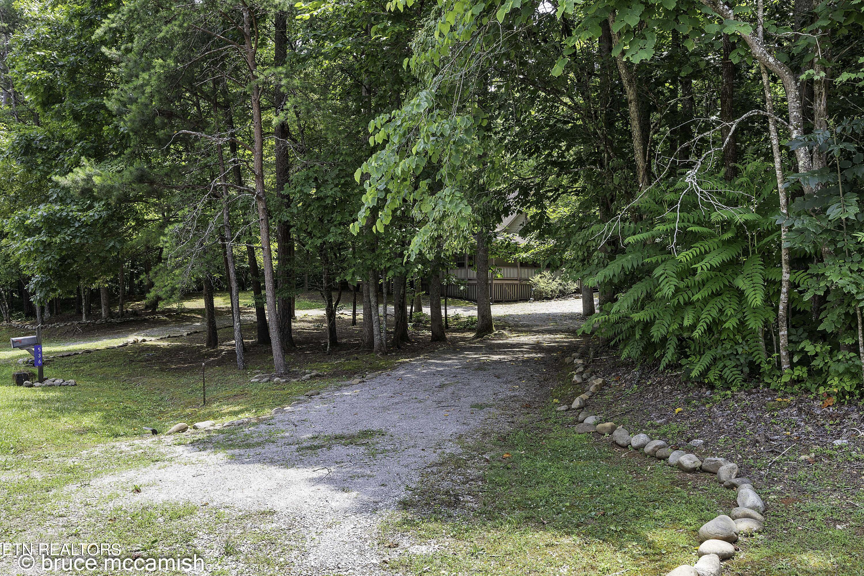 536 E Norris Point Rd