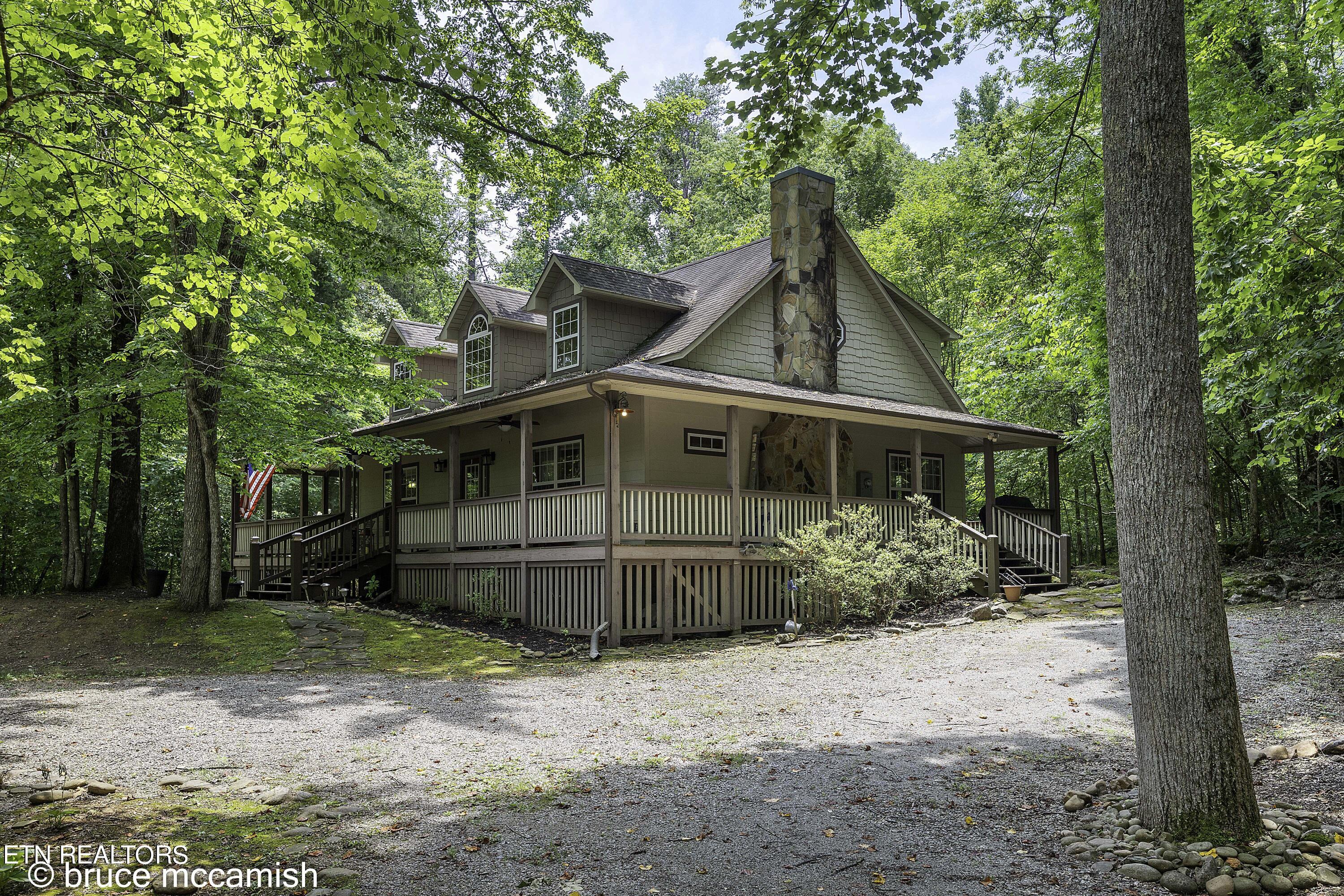 536 E Norris Point Rd