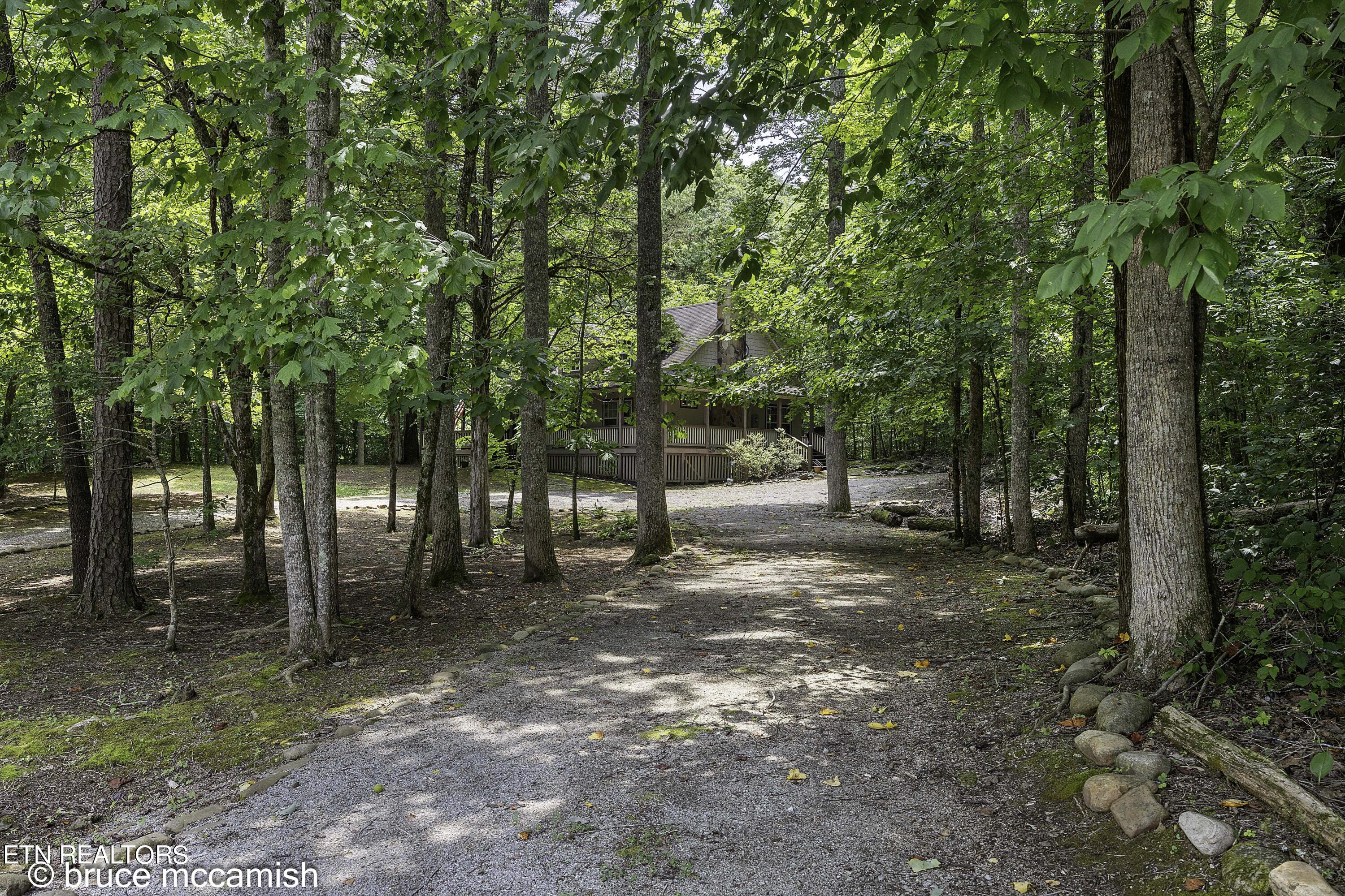 536 E Norris Point Rd
