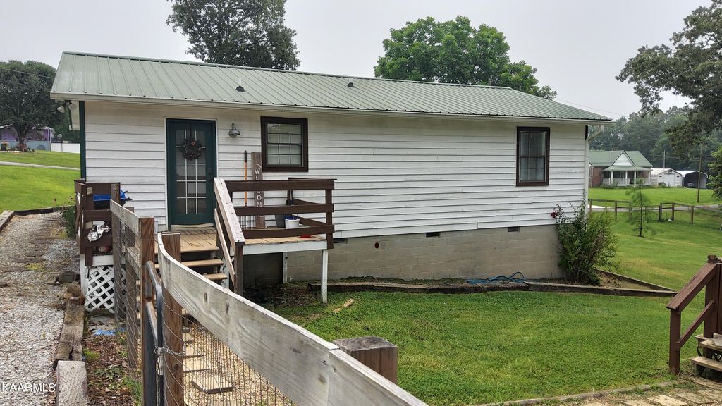 Photo of 303 Wilhite Lane, Strawberry Plains, TN 37871 (MLS # 1232026)