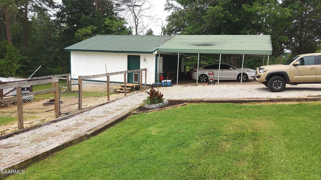 Photo of 303 Wilhite Lane, Strawberry Plains, TN 37871 (MLS # 1232026)