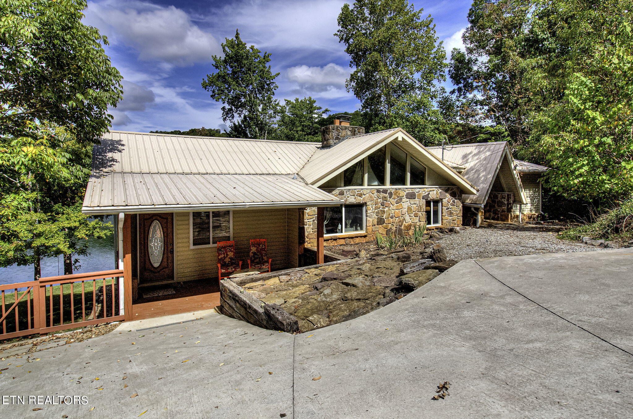 511 Laurel Lake Circle Circle
